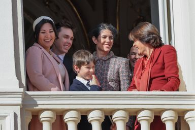 Louis et Marie Ducruet (enceinte) avec la princesse Stéphanie, Charlotte Casiraghi et son fils, Pauline Ducruet, lors de la Fête nationale de Monaco, le 19 novembre 2022.