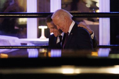 Emmanuel Macron et Joe Biden, souriants mercredi soir.