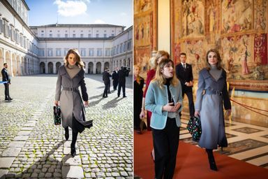 La reine Rania de Jordanie avec l'un des sacs Vuitton x Yayoi Kusama à Rome, le 5 décembre 2022