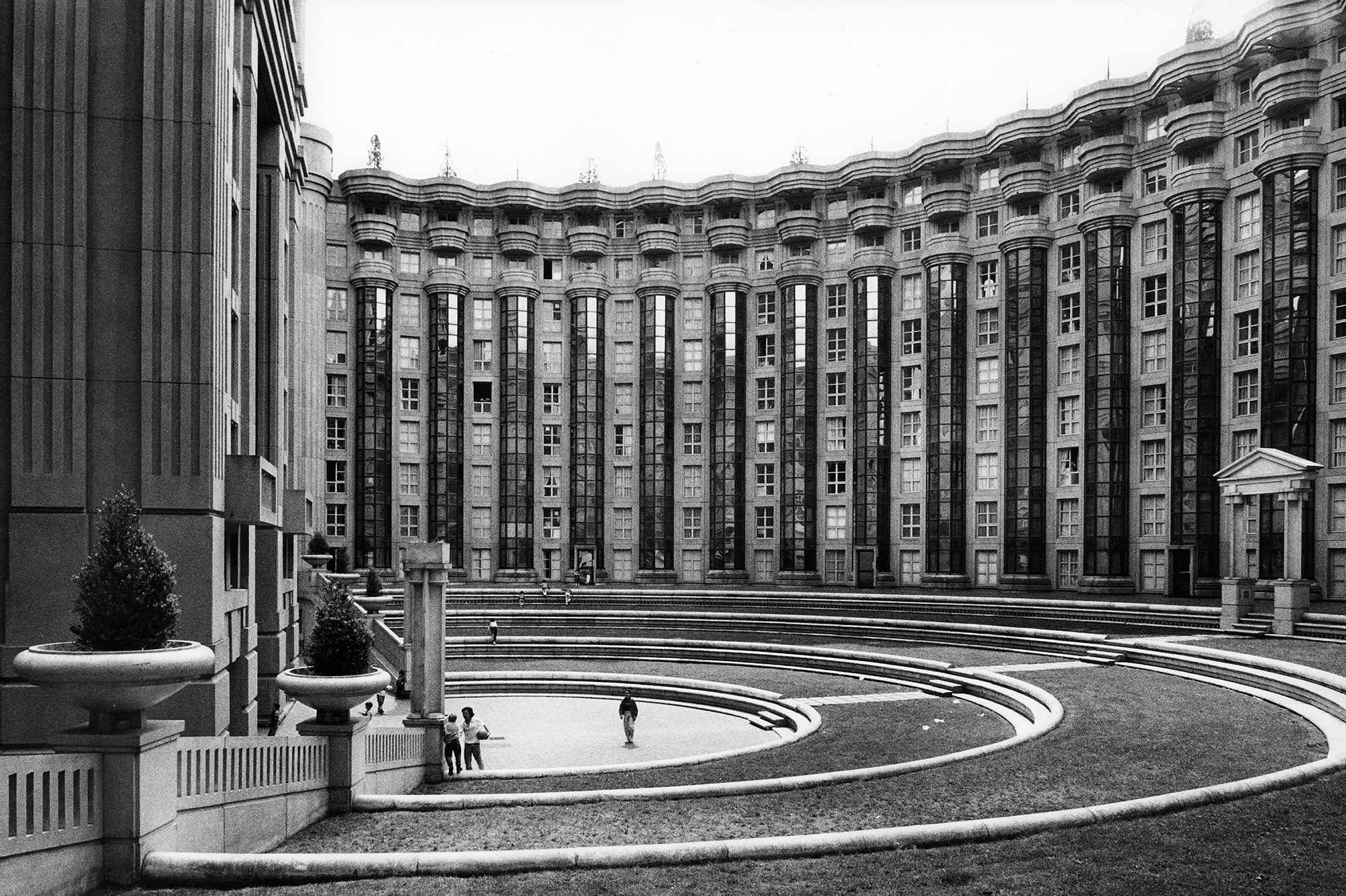 Dans Les Archives De Match Deces De L Espagnol Ricardo Bofill Grand De L Architecture