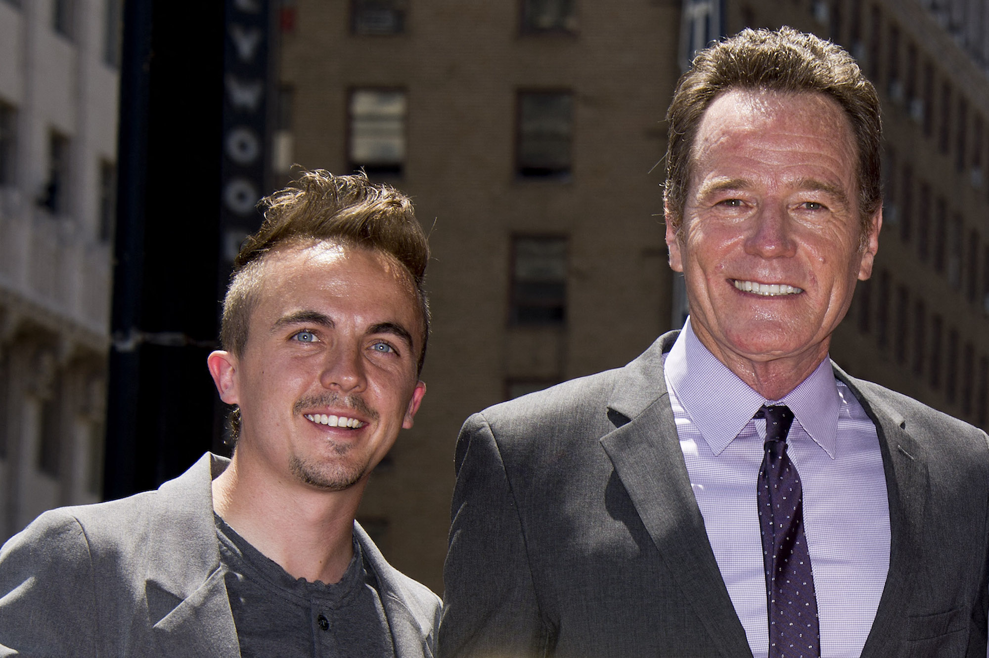 Bryan Cranston téléphone à Frankie Muniz «toutes les deux semaines»