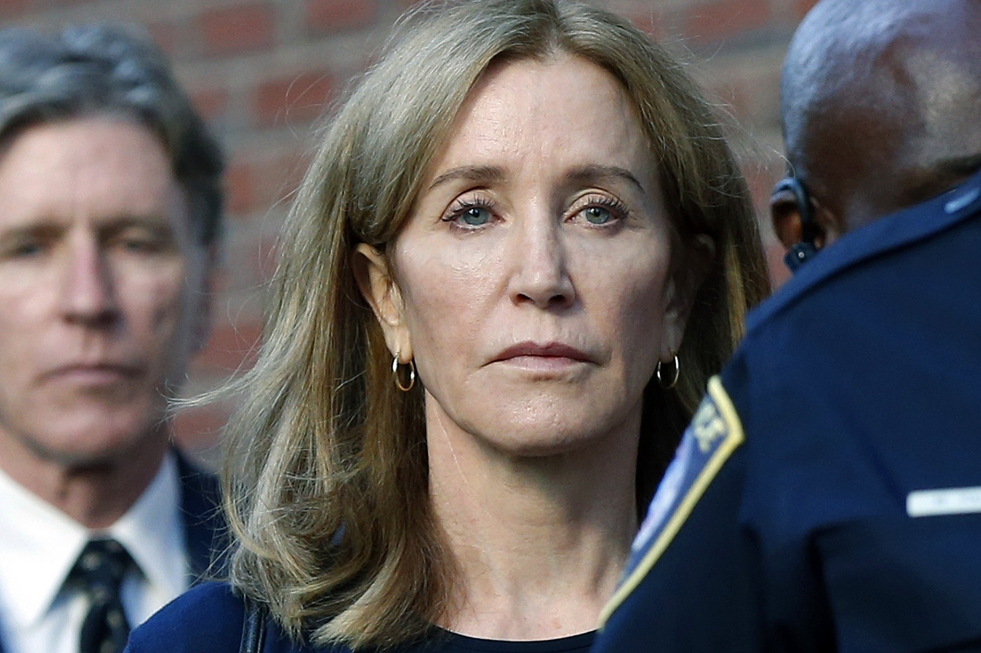 Après Son Passage En Prison, Felicity Huffman Retrouve Un Rôle Dans Une ...