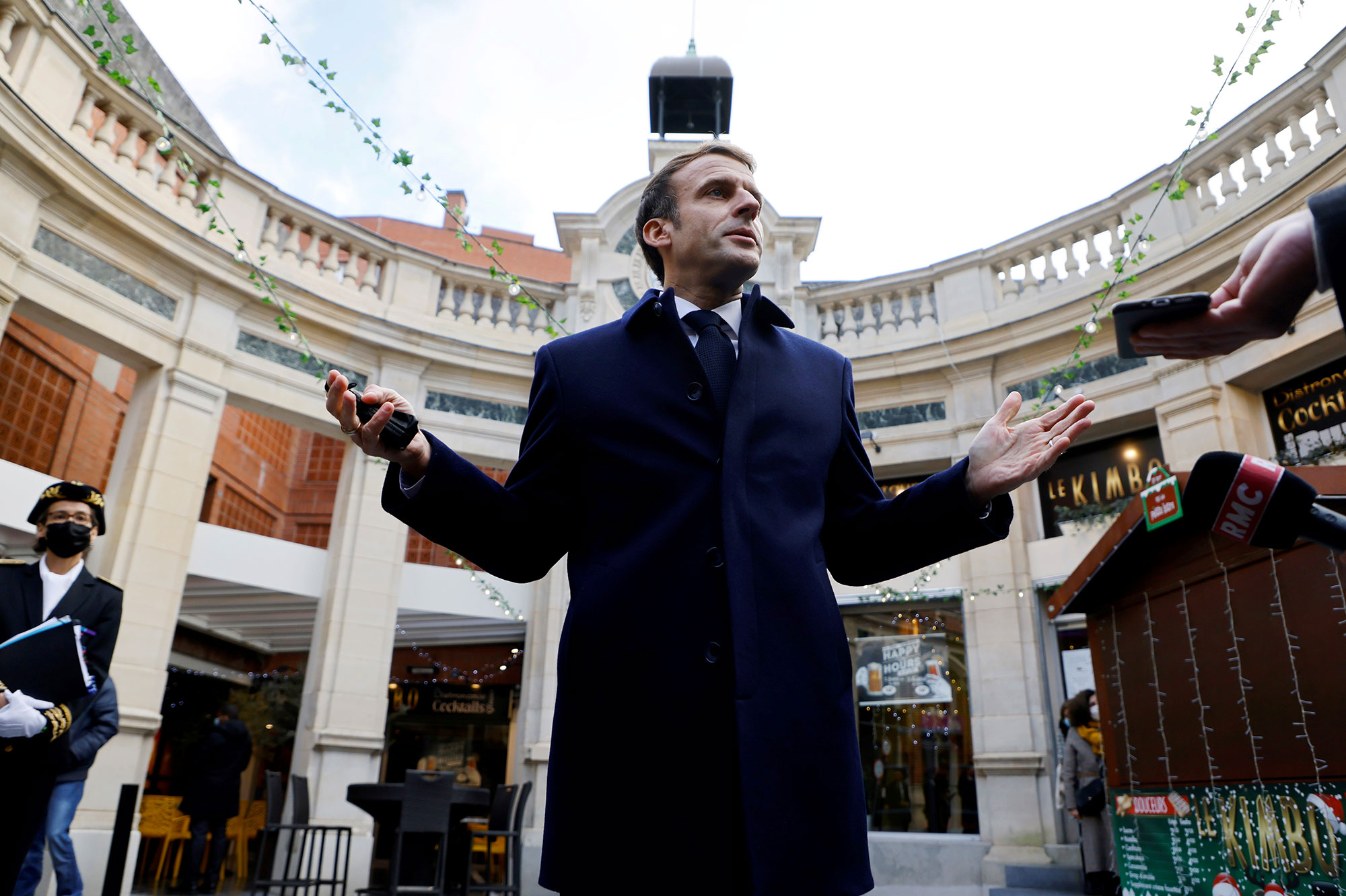 A Amiens, Macron Vante Ses Résultats, Bertrand L'accuse De Ne Pas ...