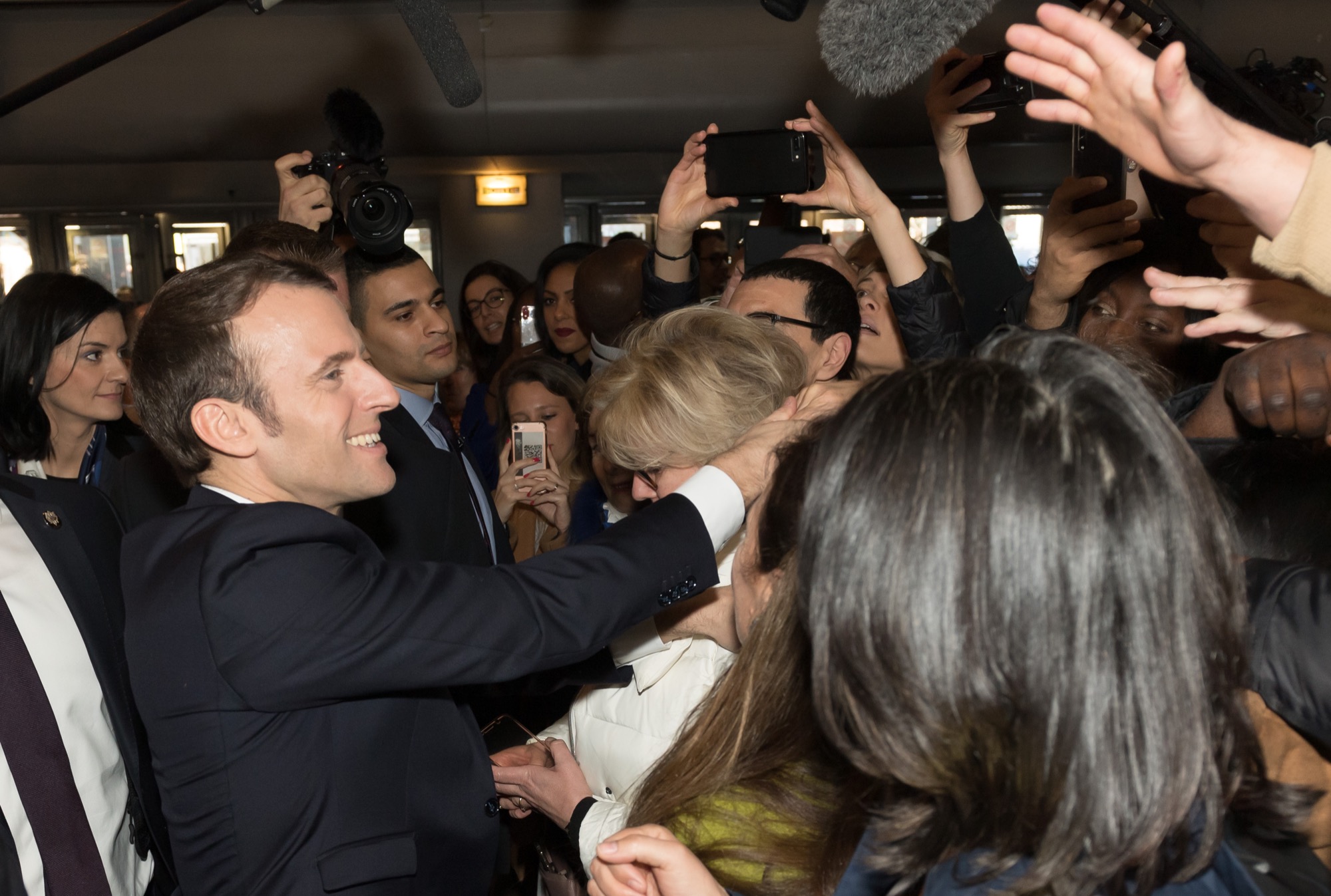 Au Salon De L Agriculture Macron Renoue Avec Le Bain De Foule Et