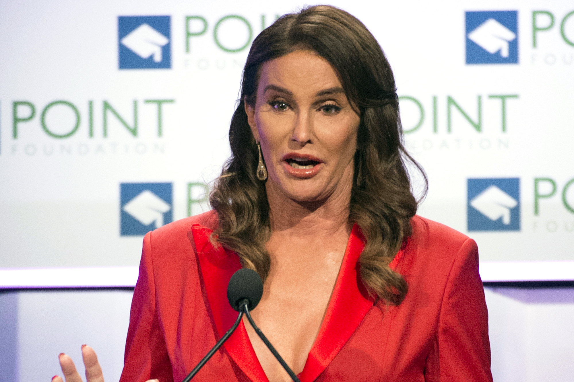 Caitlyn Jenner Veut Redevenir Un Homme Emprunter Légitime conférence caitlyn jenner homme ou femme Raffinerie  pouce À plus