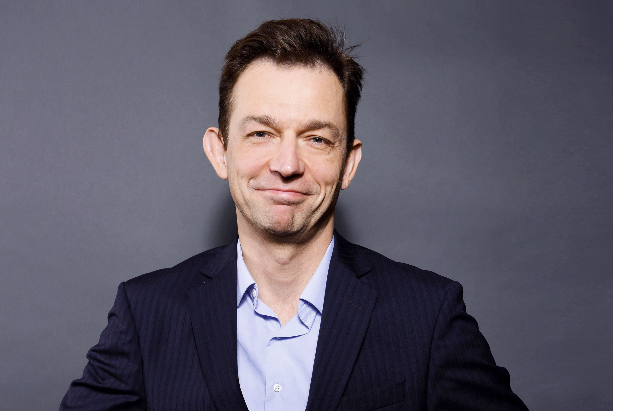 Renaud Dély au micro de Franceinfo