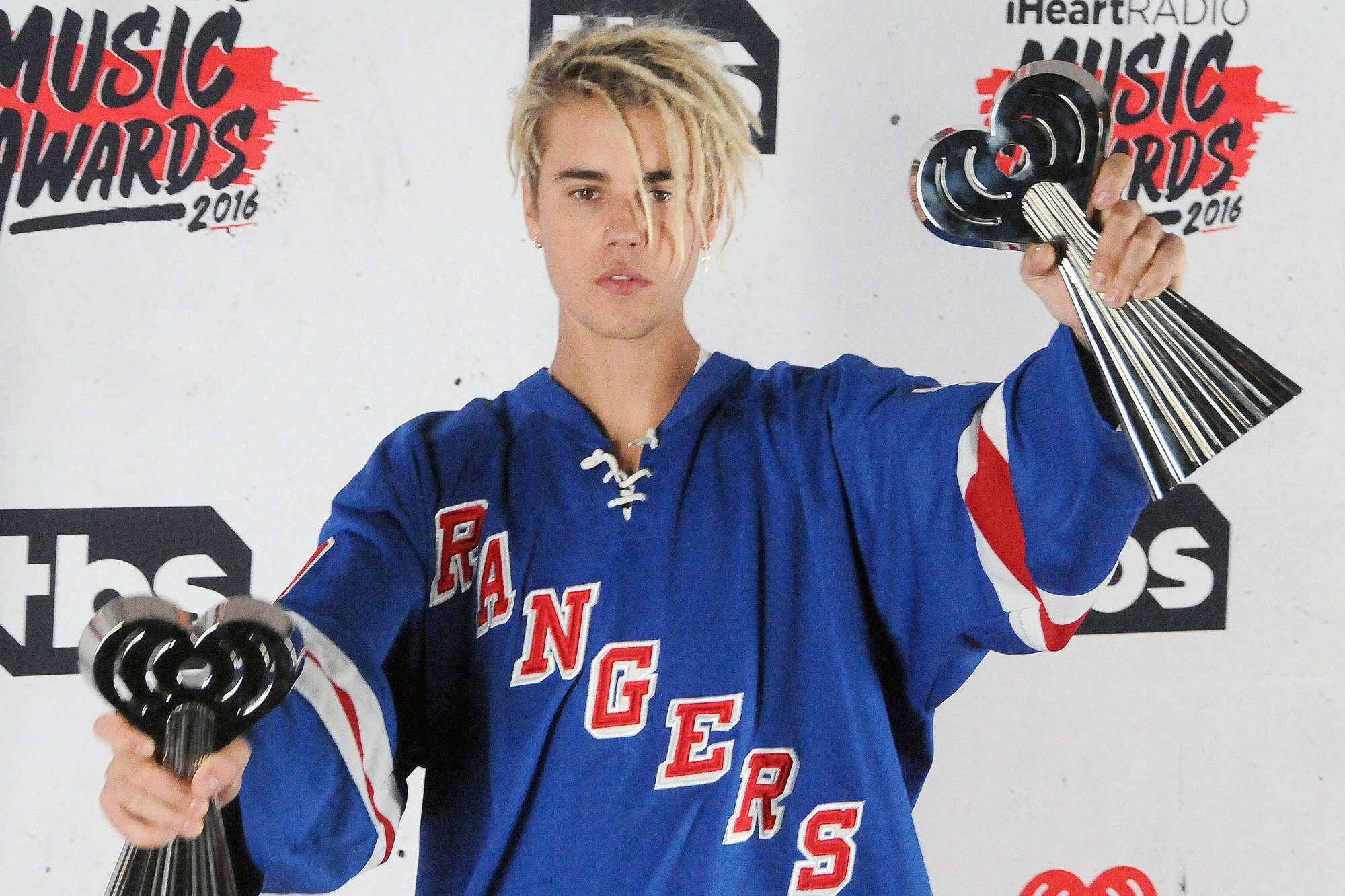Justin Bieber dévoile sa nouvelle coupe de cheveux