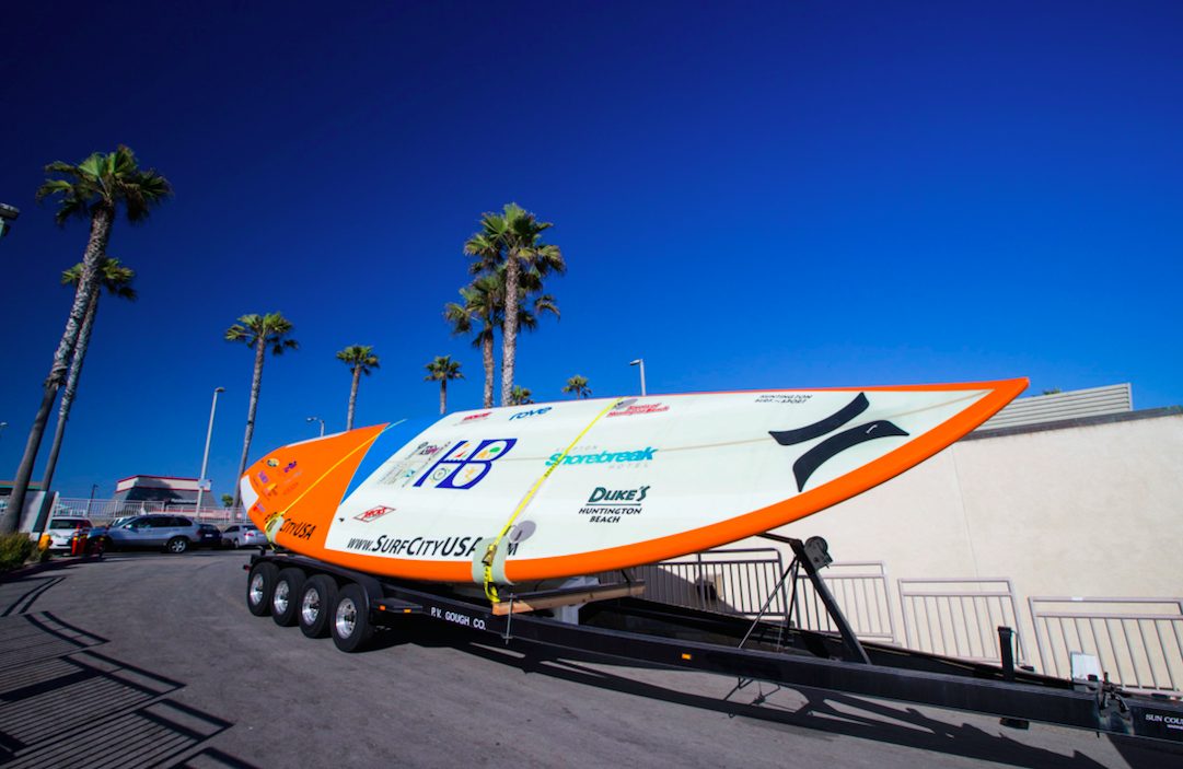 La plus grande planche de surf au monde - En images