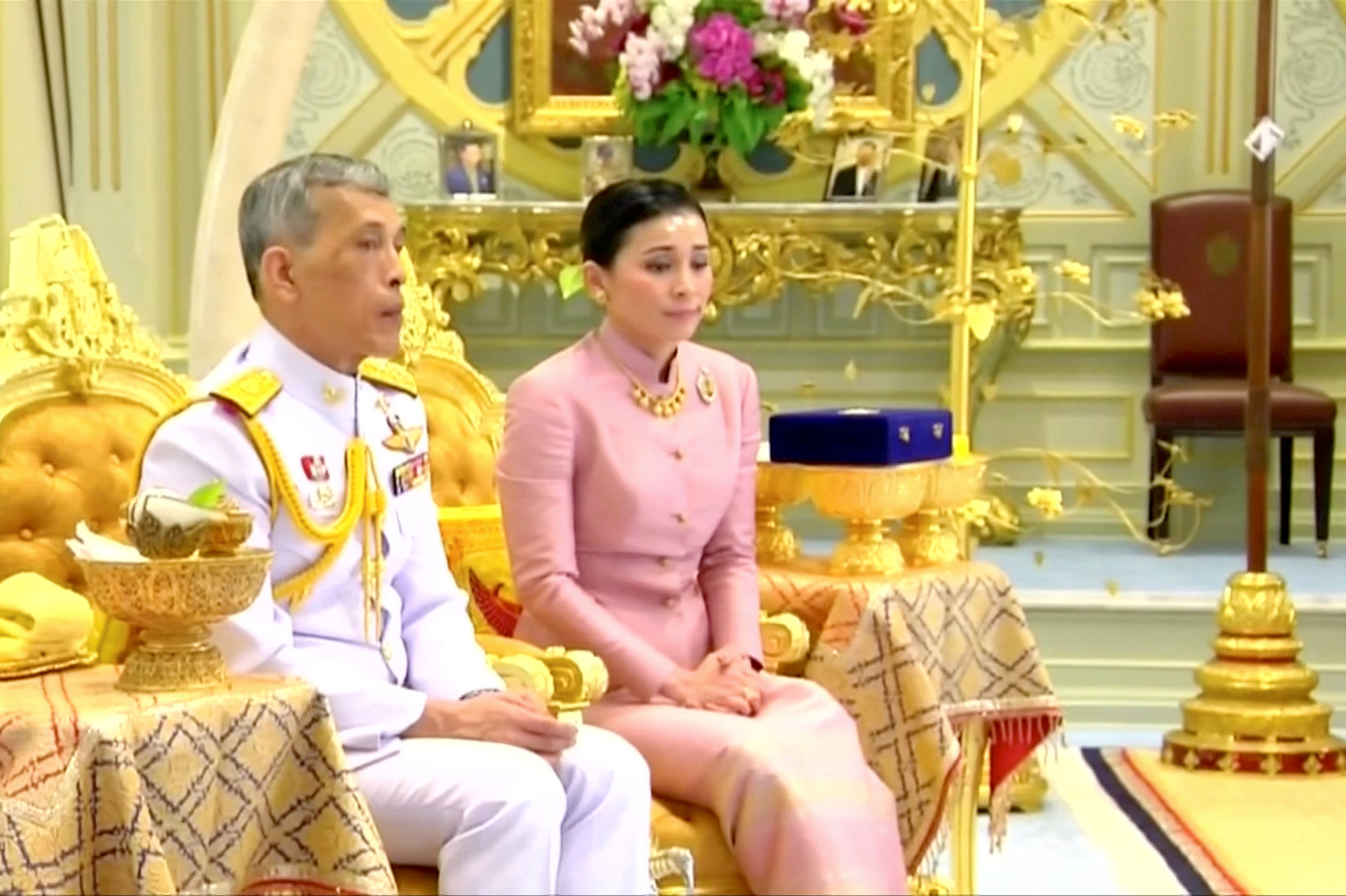 Le roi de Thaïlande s’est marié, faisant de Suthida la nouvelle reine