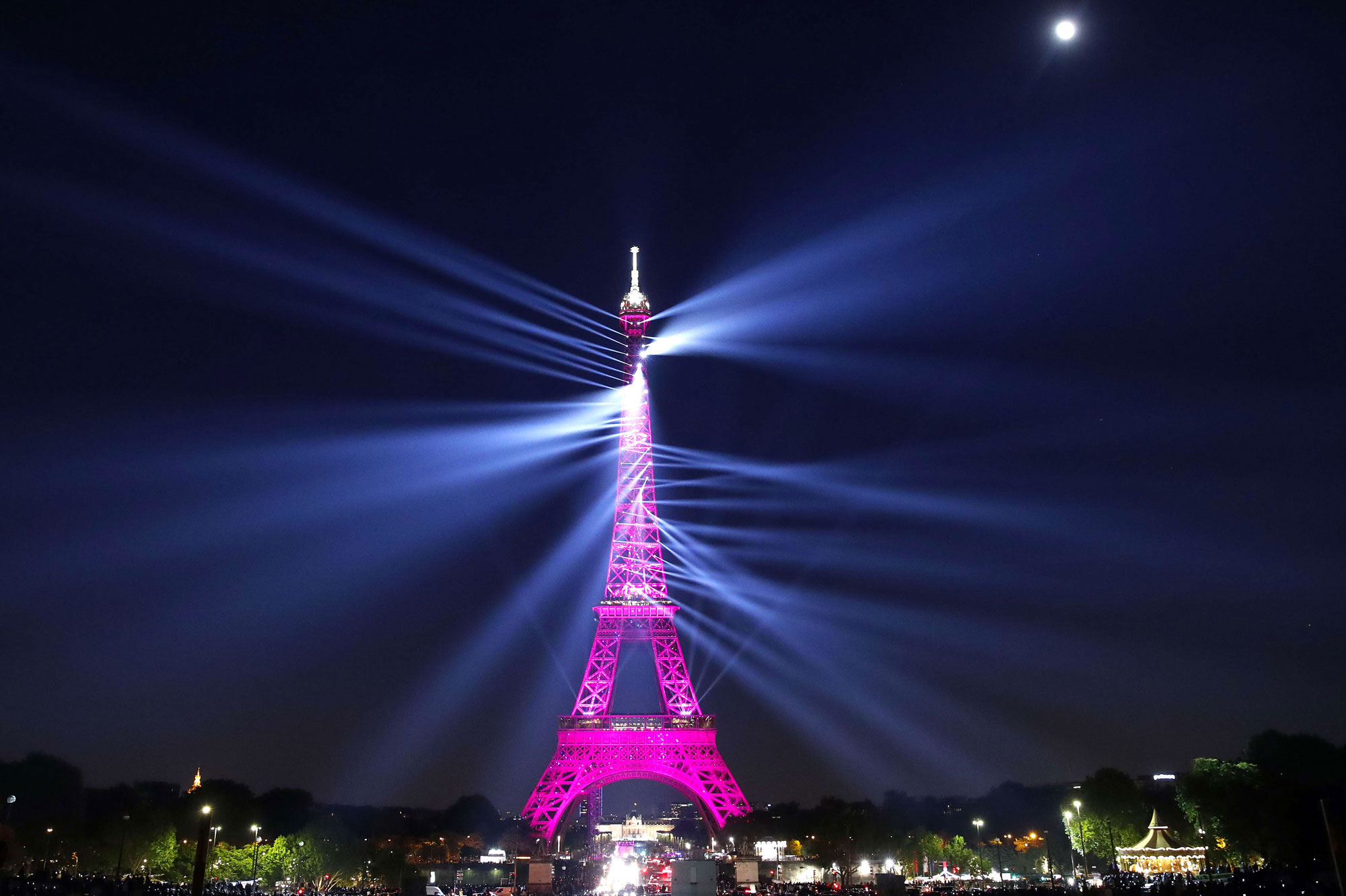 Ward civilization Unavoidable La Tour Eiffel, vieille dame en fête pour ses 130 ans