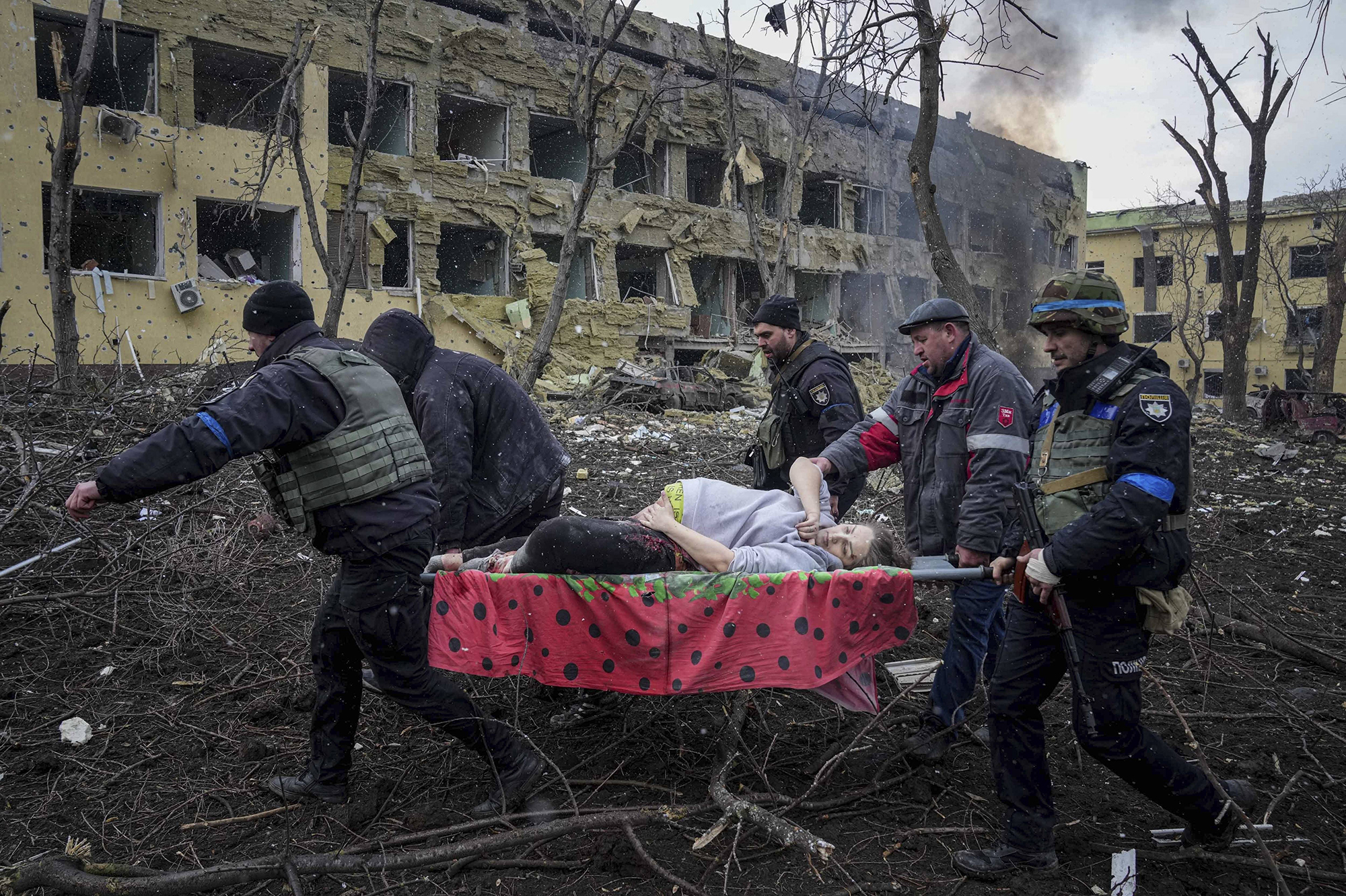 Guerre en Ukraine : la femme enceinte et son bébé n'ont pas survécu à  Marioupol