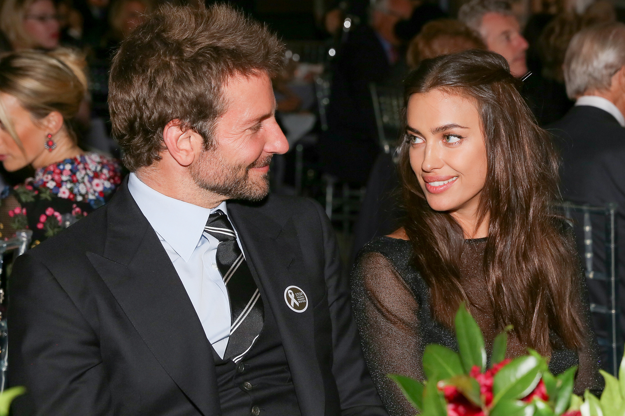 Bradley Cooper et Irina Shayk sont "toujours en couple" Un proche