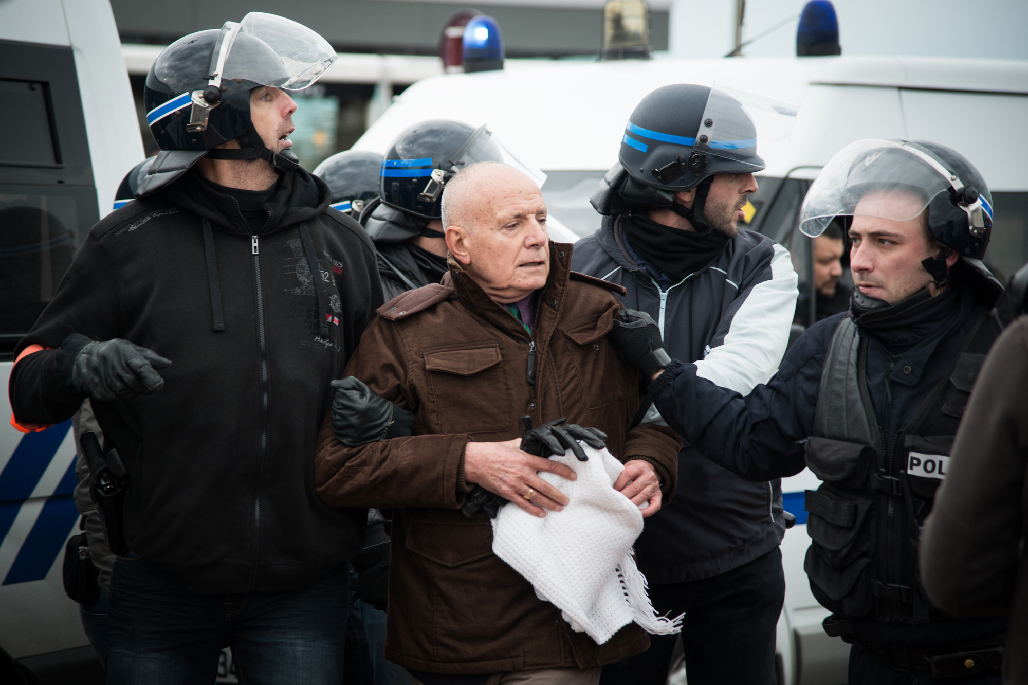 арест наручники. задержание никиты белых фото. митинги в москве 2019 задержания. про аресты. про аресты.