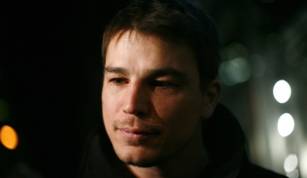 Abbie Cornish flirterait avec Josh