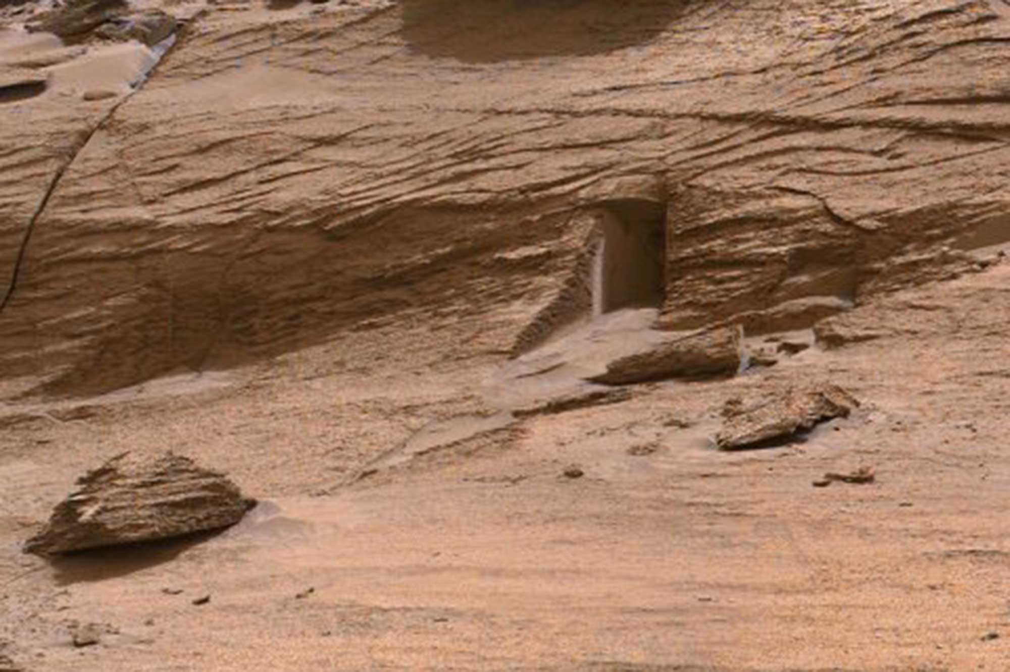 „Brama” sfotografowana na powierzchni Marsa