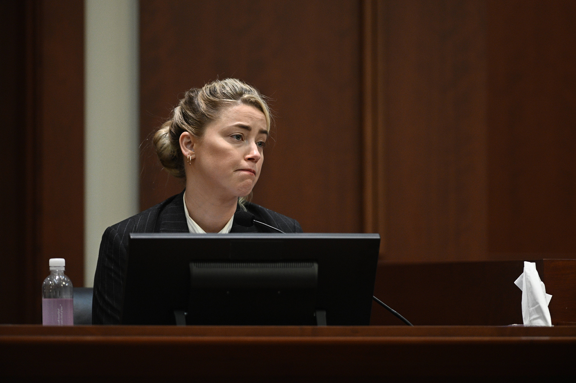 Amber Heard acculée par l'avocate de Johnny Depp, contre-interrogatoire musclé