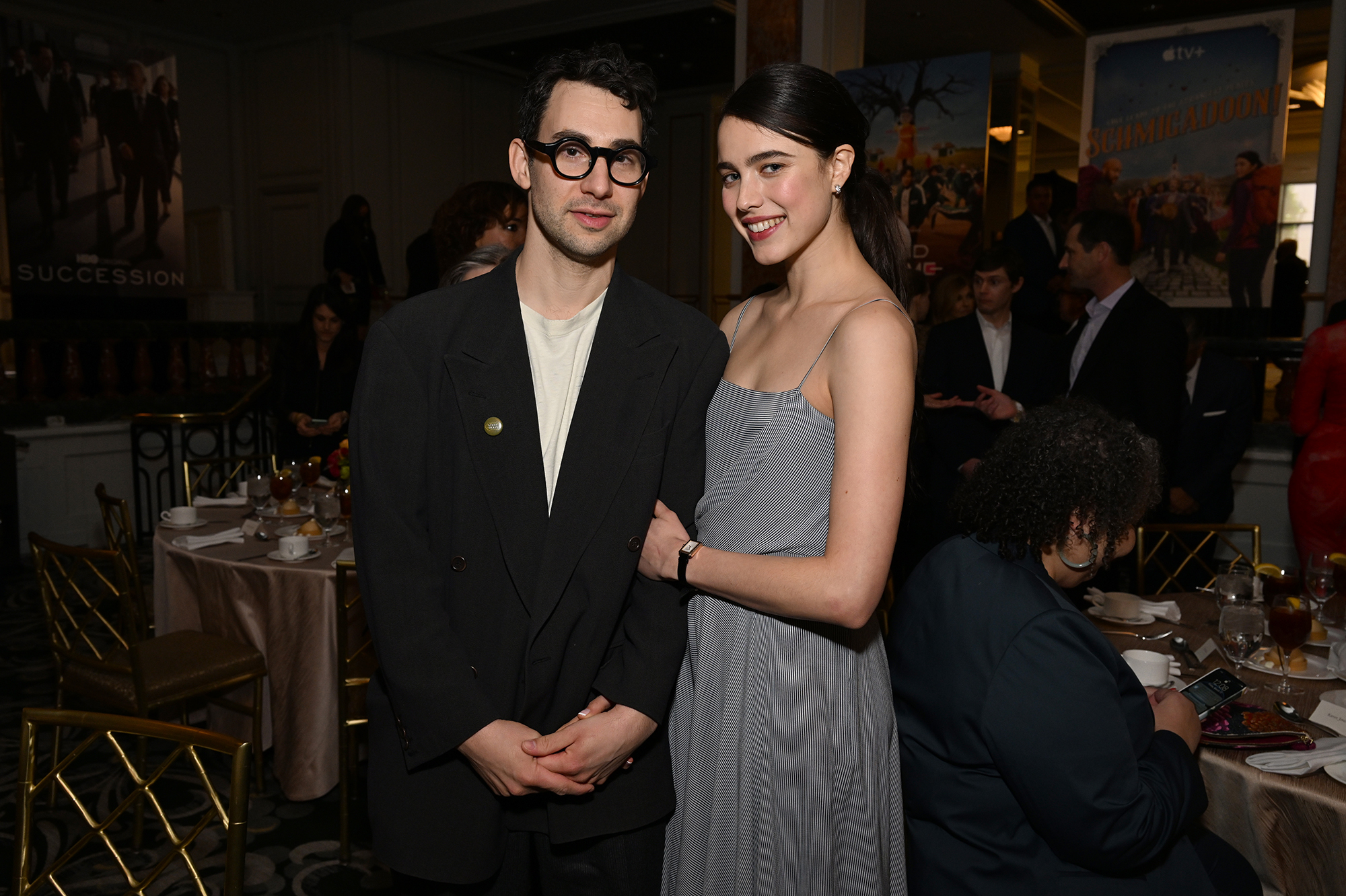 Margaret Qualley and Jack Antonoff engaged, the actress unveils a pretty ring in Cannes