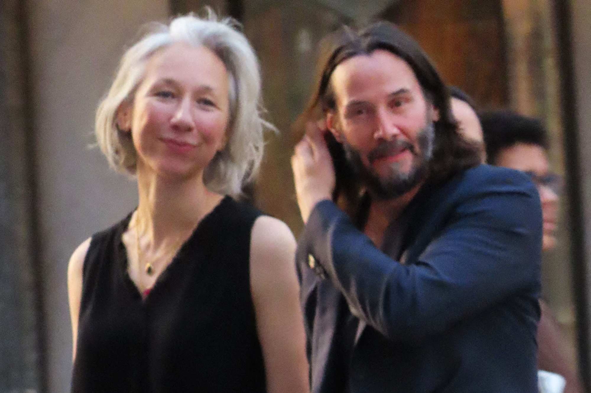 Keanu Reeves And Alexandra Grant A Romantic Stroll Through The Streets   Keanu Reeves Et Alexandra Grant Balade En Amoureux Dans Les Rues De New York 