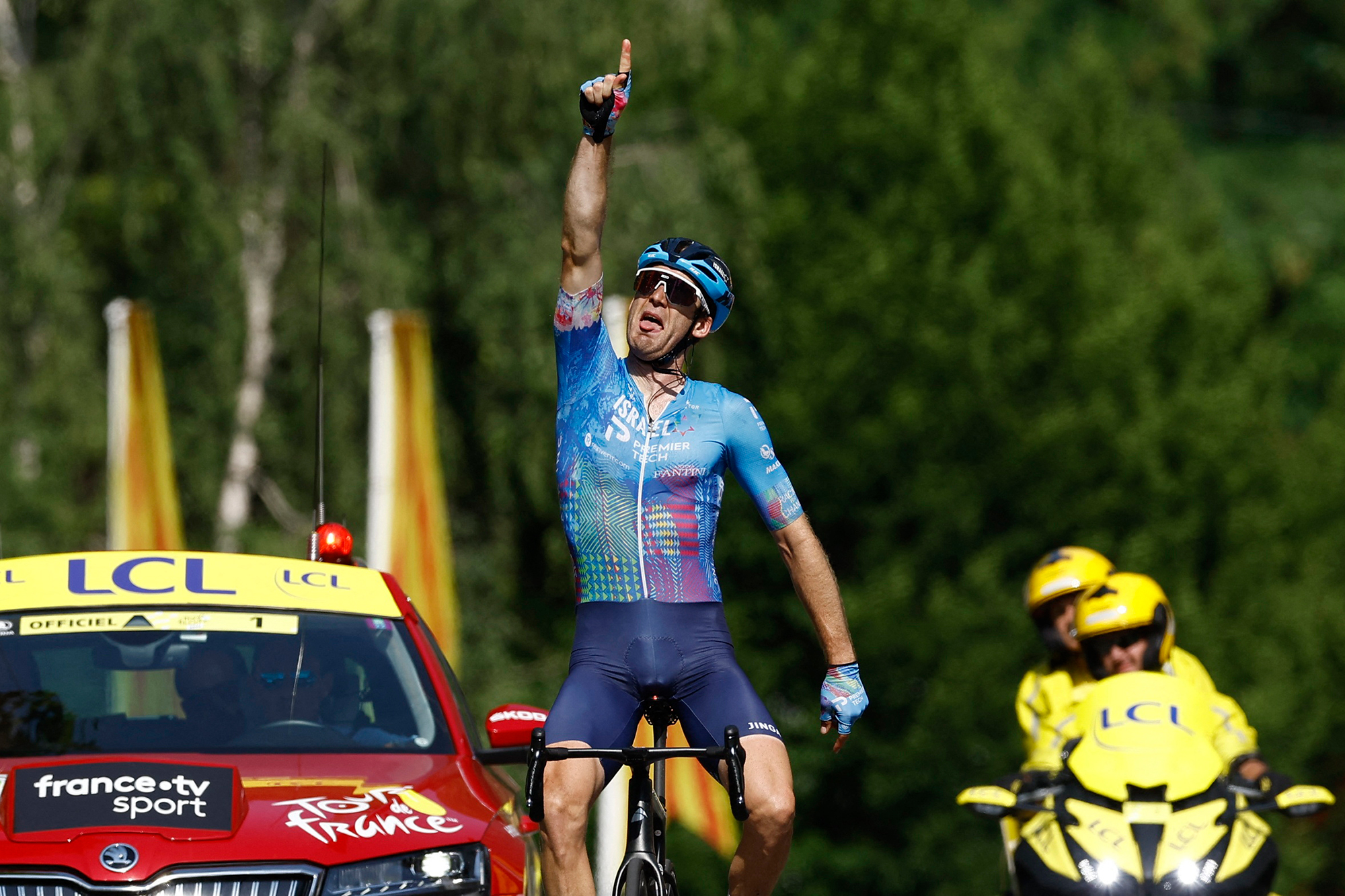 Tour de France : la belle victoire d'Hugo Houle pour son frère décédé