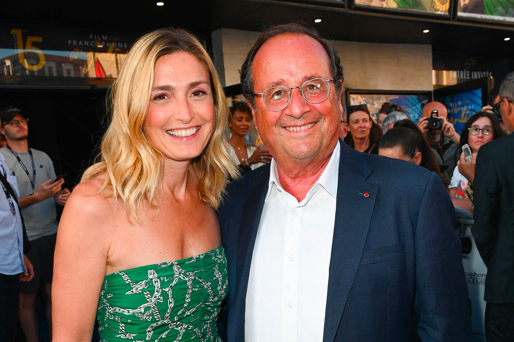 Julie Gayet : l'actrice sublime dans une robe bustier verte avec son