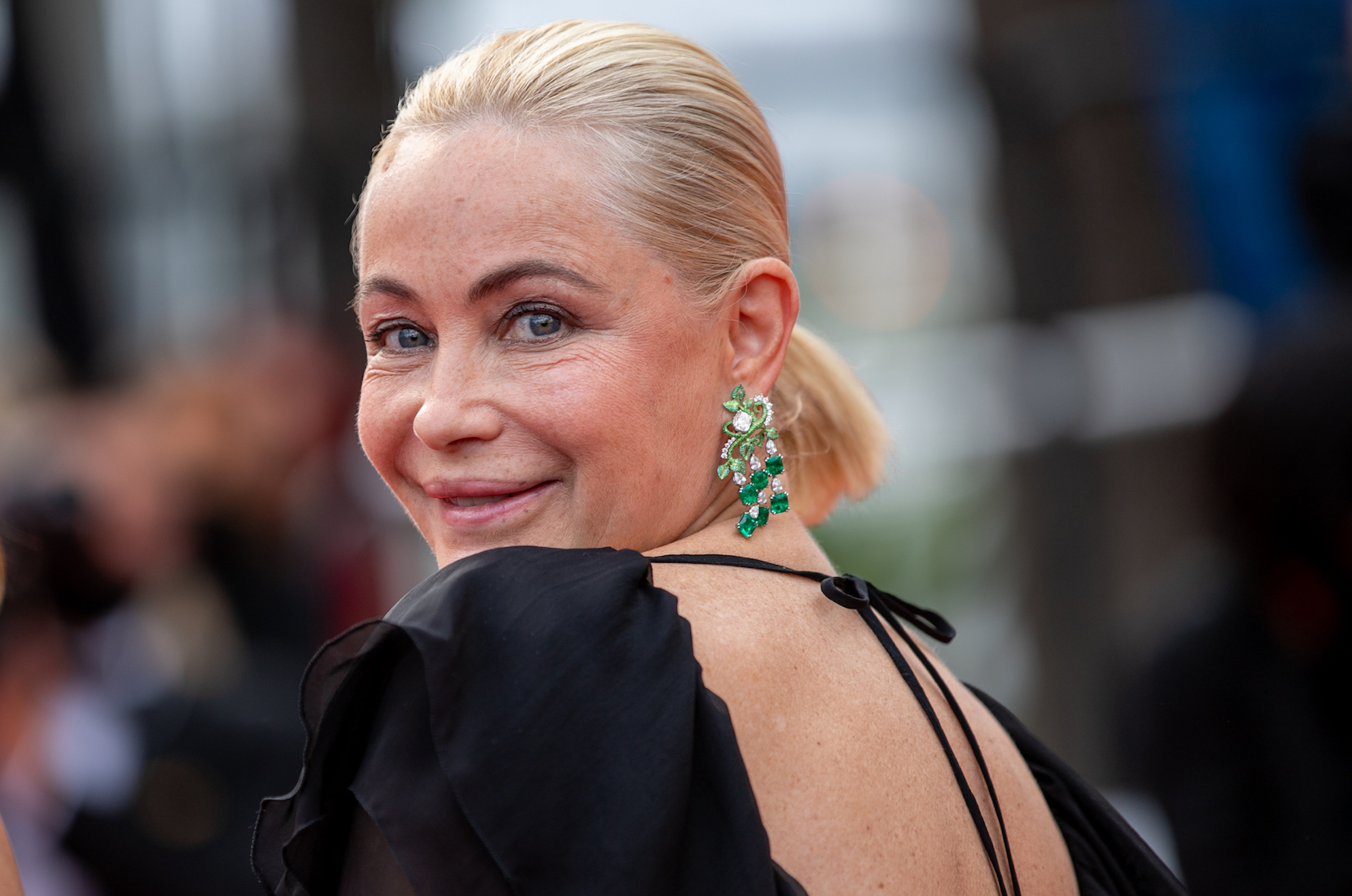 At Almost 60 Years Old Emmanuelle Béart Confides In Her Relationship