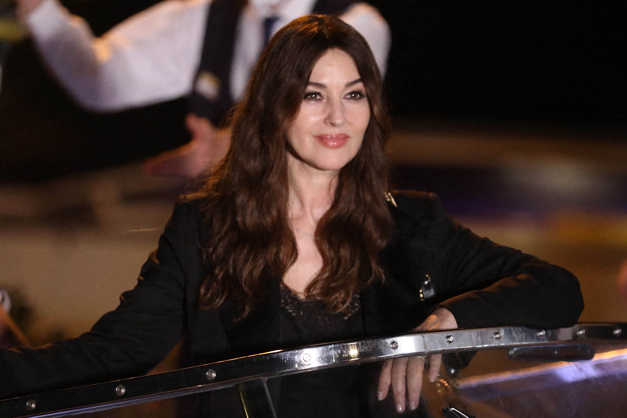 Monica Bellucci confides in her daughters Deva and Léonie, budding