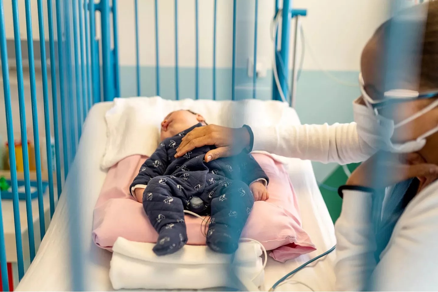 Epidémie De Bronchiolite En France : Un Plan D'urgence à L'hôpital