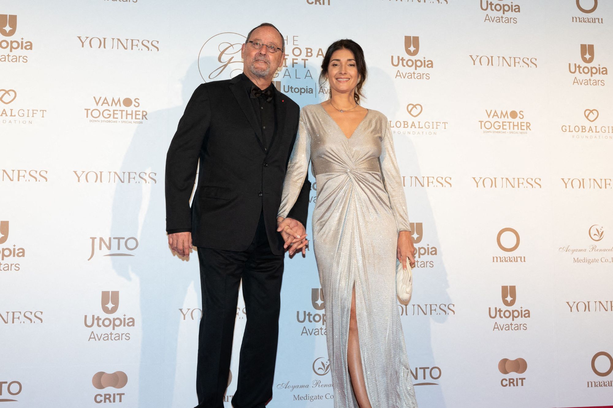 Jean Reno et sa femme Zofia Borucka, rare tapis touge au Japon