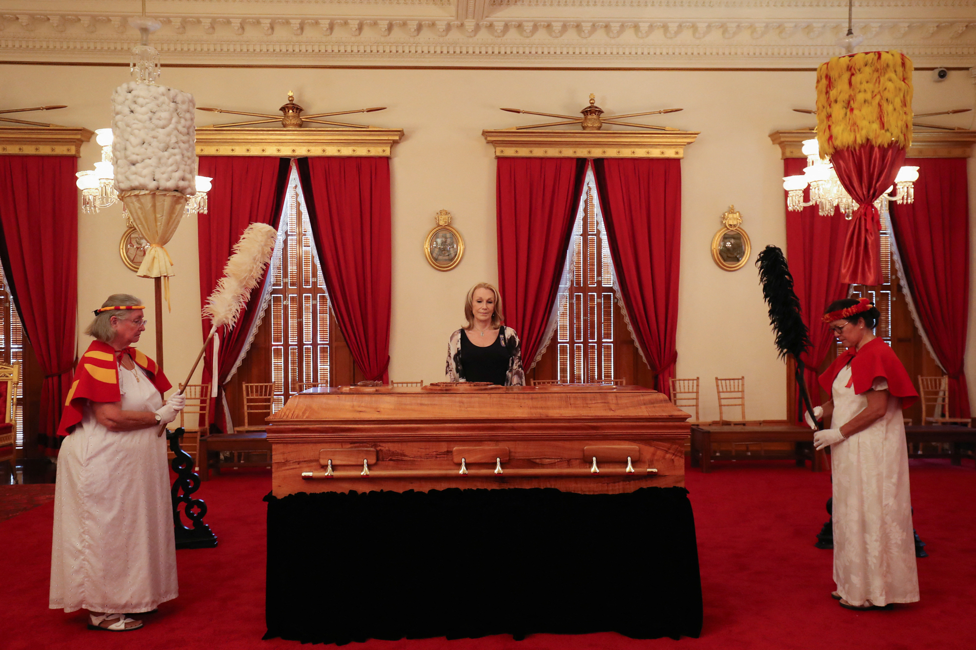 The final farewell to Princess Abigail Kawananakoa at Iolani Palace in