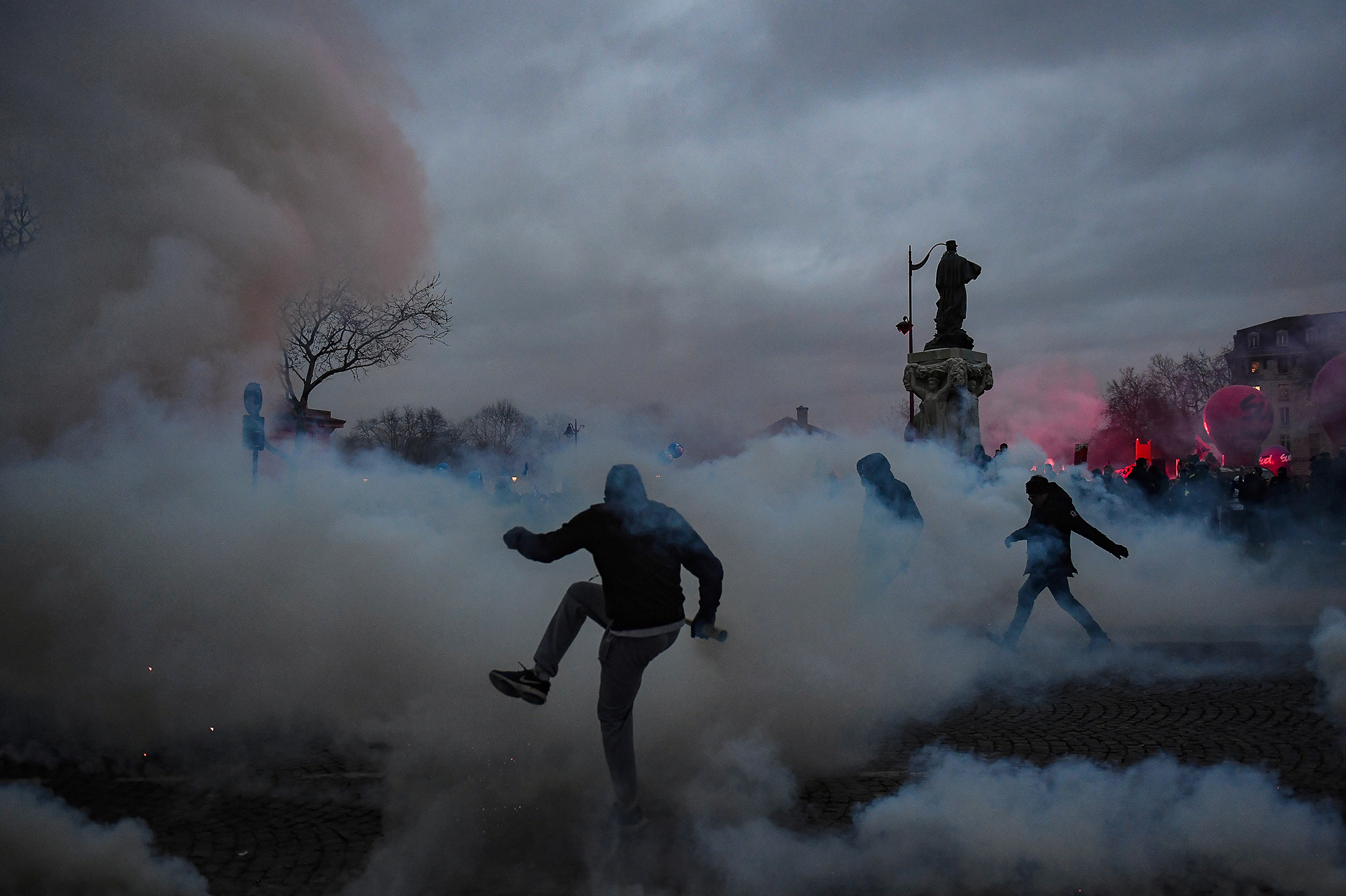 Francesi in piazza contro la riforma delle pensioni, lunedì 31 gennaio