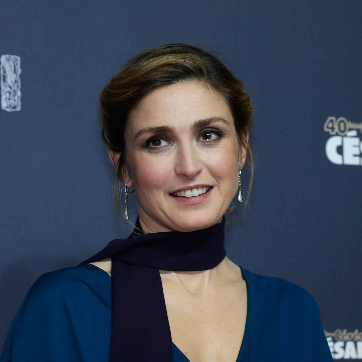 Julie Gayet - Page 15